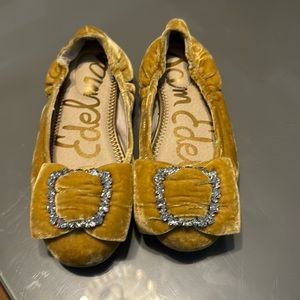 Same Edelman gold velvet flats with rhinestone on the bow. Size 2